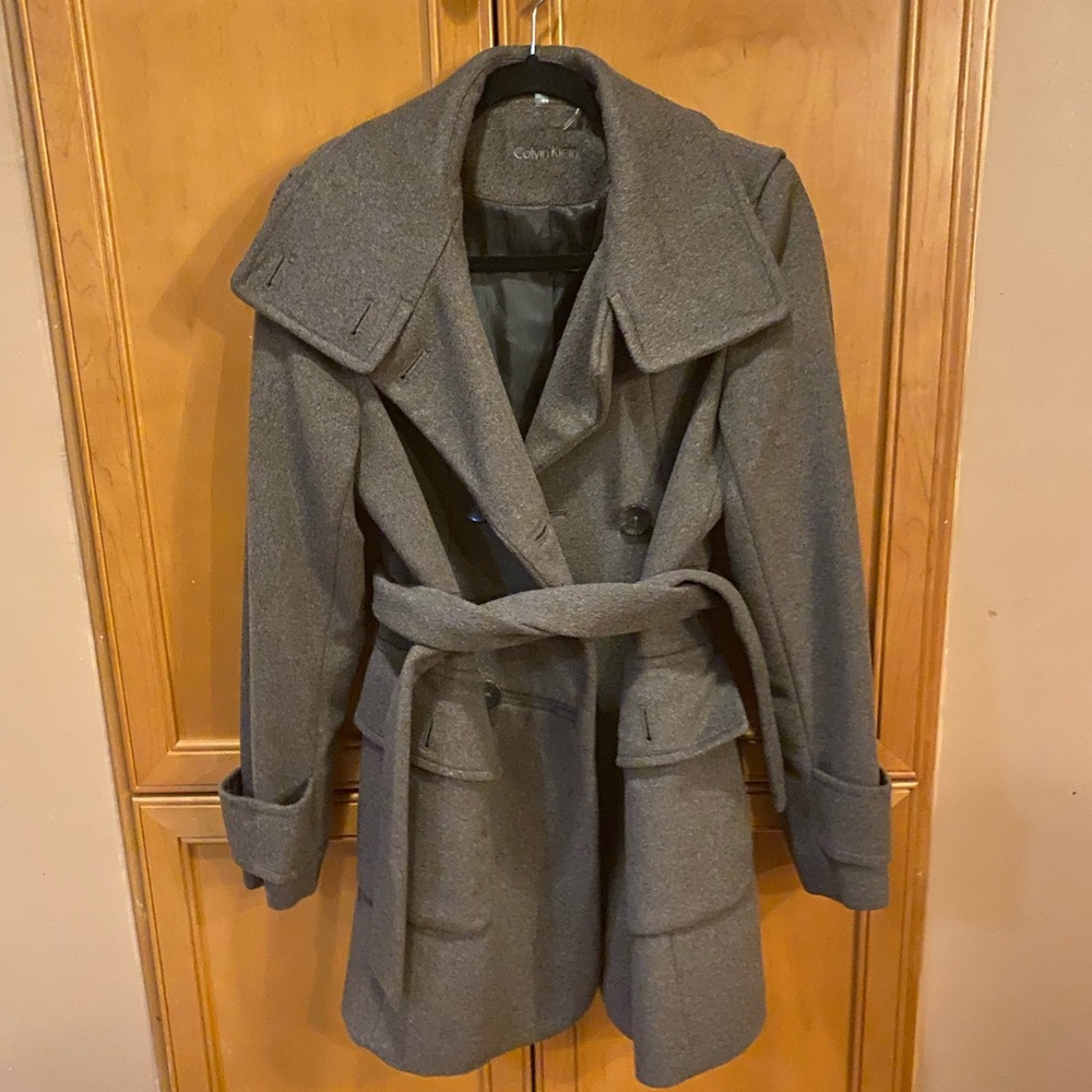 Fabulous Calvin Klein wool coat w/ belt.